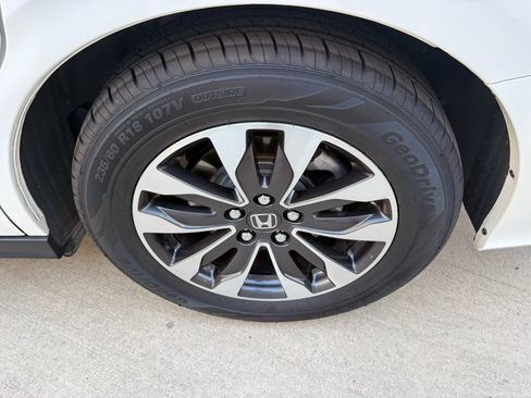 Certified 2024 Honda Odyssey EX-L image 37