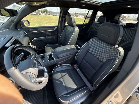 New 2026 GMC Acadia Denali w/ Super Cruise Package image 18