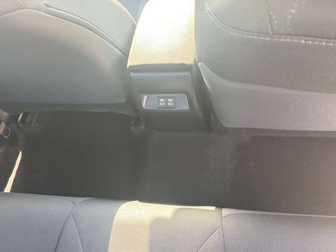 Used 2025 Toyota Corolla LE FWD image 12