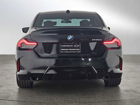 Used 2023 BMW 230i Coupe w/ M Sport Package RWD image 4