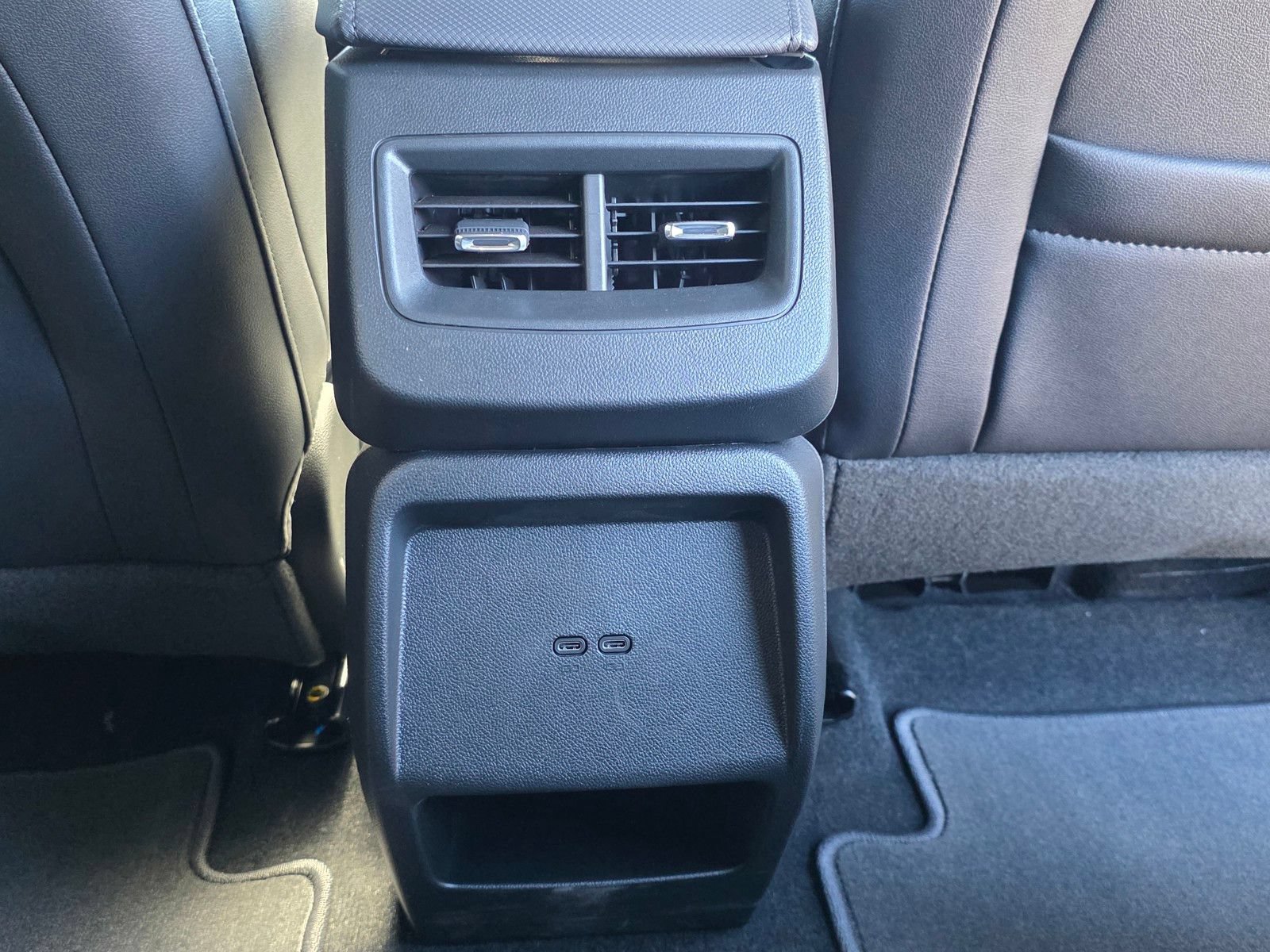 New 2026 Chevrolet Equinox EV LT w/ LPO, Blackout Package FWD image 16
