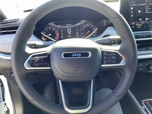 Used 2025 Jeep Compass Latitude w/ Convenience Group image 11