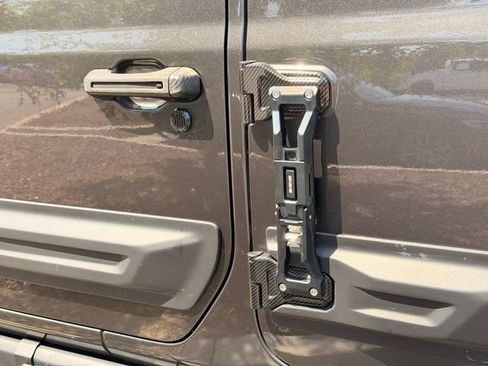 Used 2023 Jeep Gladiator Sport AWD/4WD image 13