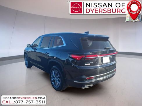 Used 2025 Buick Enclave Preferred image 5