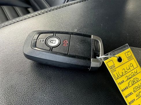 Used 2024 Ford Edge SEL image 10