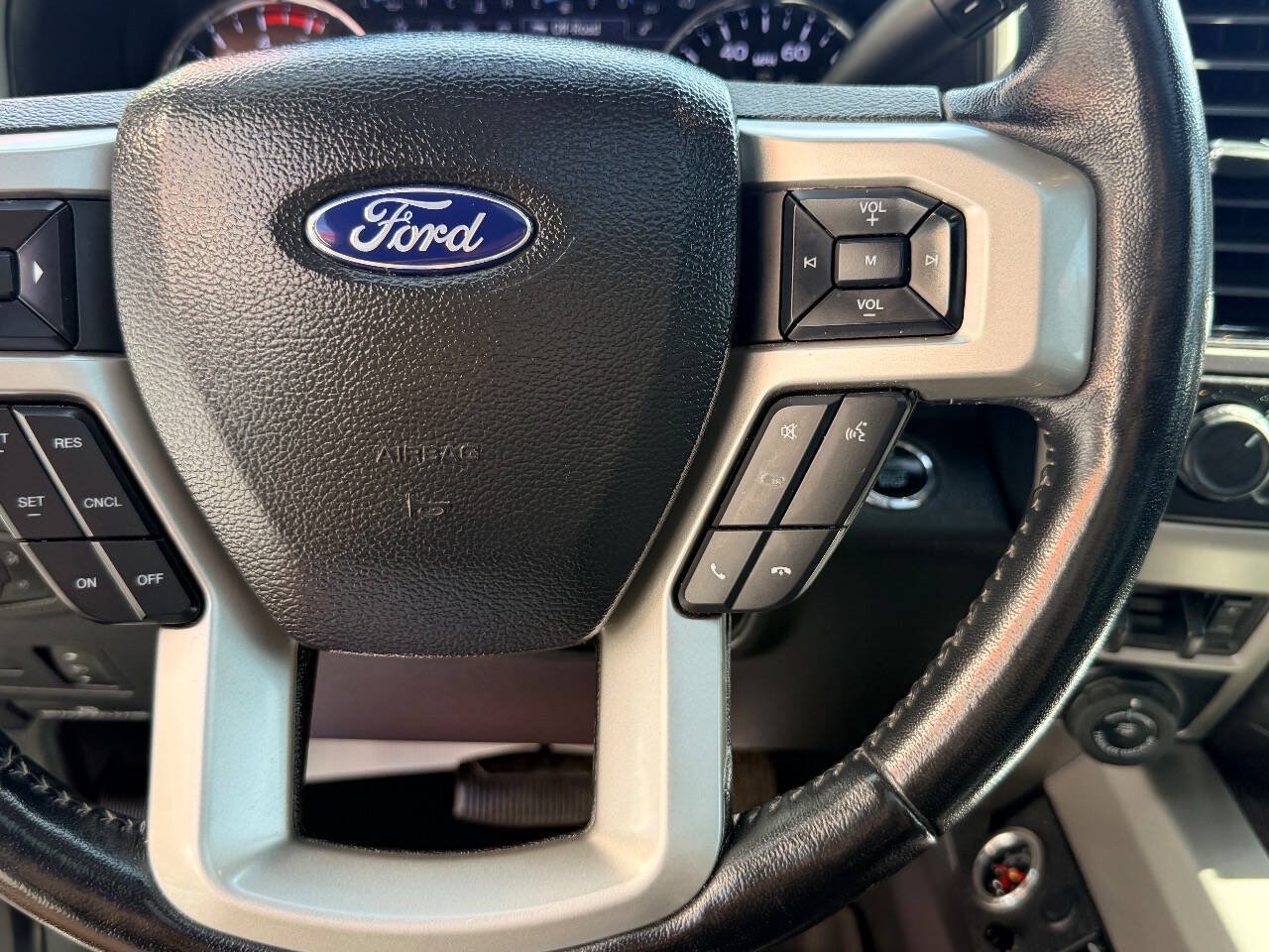 Used 2021 Ford F250 Lariat w/ Lariat Ultimate Package AWD/4WD image 25