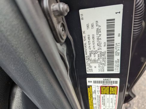 Used 2019 Toyota Tundra Limited w/ Limited Premium Package image 34