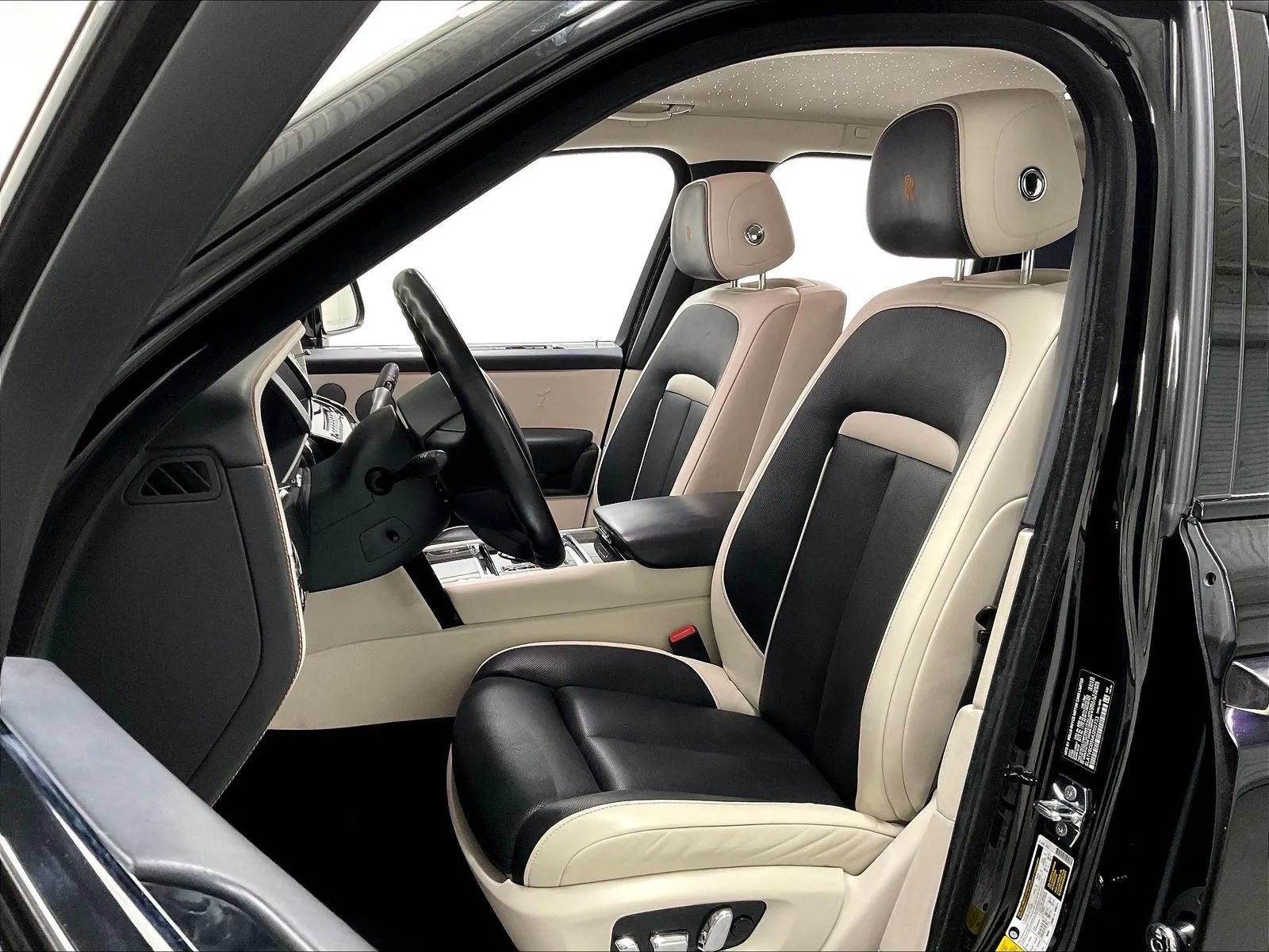 Used 2021 Rolls-Royce Cullinan Black Badge AWD/4WD image 12