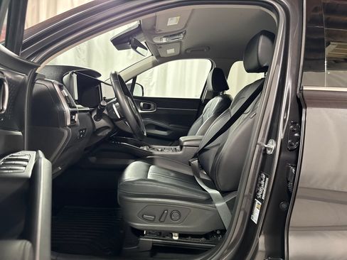 Certified 2023 Kia Sorento EX AWD/4WD image 3