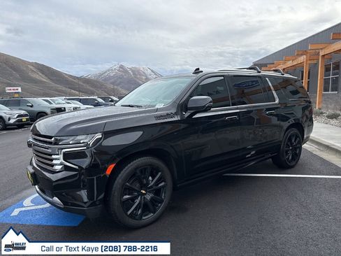 Used 2024 Chevrolet Suburban High Country w/ Advanced Technology Package image 6