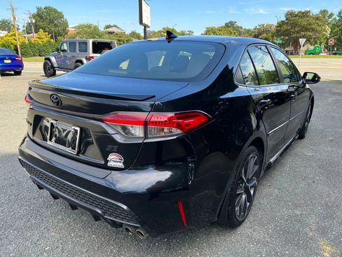Used 2022 Toyota Corolla SE w/ SE Premium Package image 4