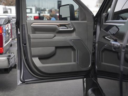 Used 2024 Chevrolet Silverado 2500 LT w/ Convenience Package image 29