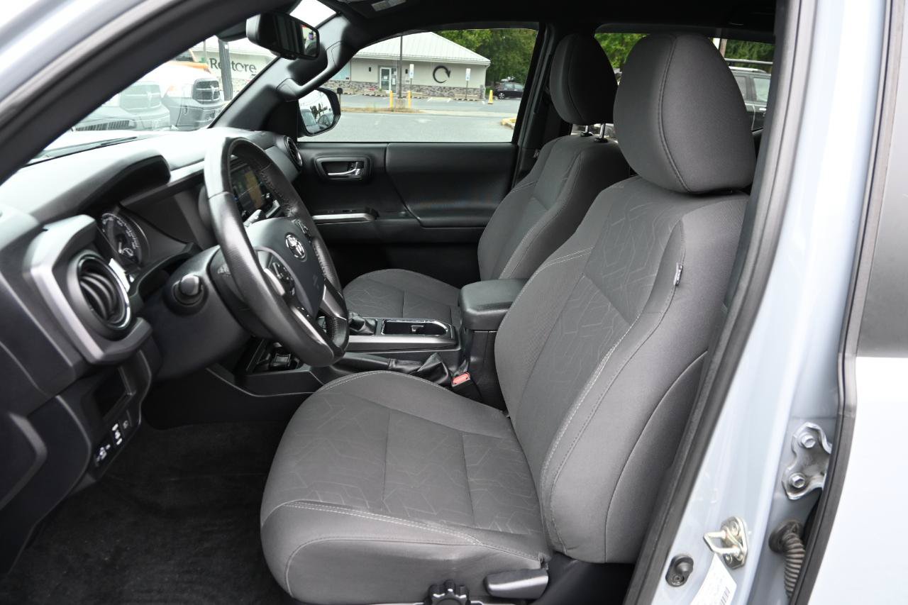 Used 2018 Toyota Tacoma TRD Sport w/ Technology Package AWD/4WD image 23