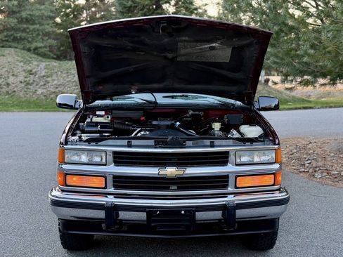Used 1994 Chevrolet Suburban 4WD image 70