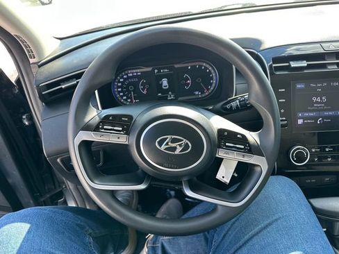 Used 2023 Hyundai Tucson SE image 28
