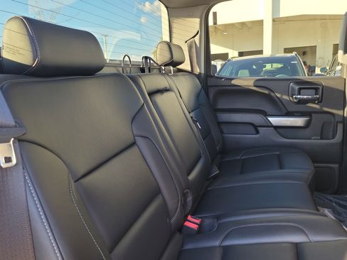 Used 2018 Chevrolet Silverado 1500 LT w/ All Star Edition image 27