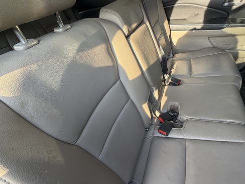 Used 2016 Honda Pilot Touring image 40