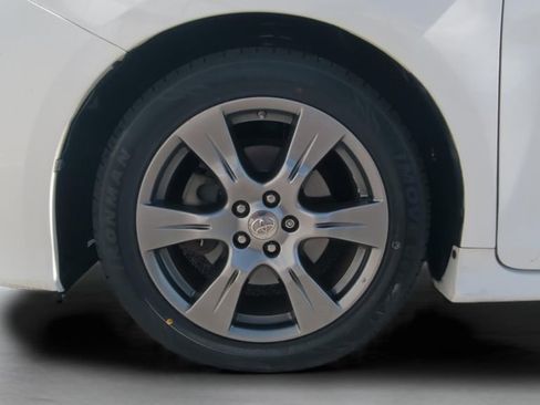 Used 2017 Toyota Sienna SE w/ SE Preferred Package image 27