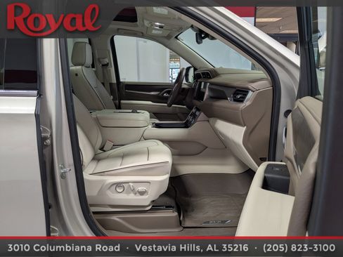 Used 2024 GMC Yukon XL Denali image 8
