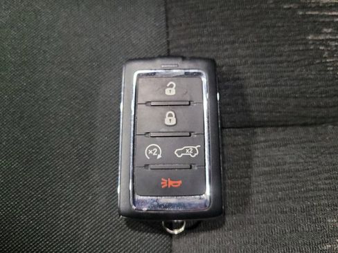 Used 2023 Jeep Grand Cherokee Laredo w/ Luxury Tech Group I image 32