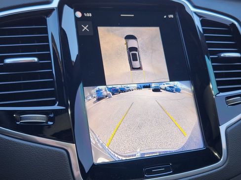 Certified 2024 Volvo XC90 T8 Ultimate w/ Protection Package Premier image 23