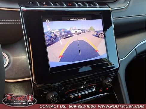 Used 2023 Jeep Grand Cherokee Altitude AWD/4WD image 21