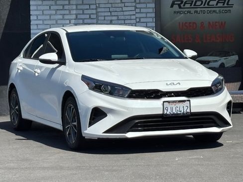 Used 2024 Kia Forte LXS w/ LXS Technology Package FWD image 5