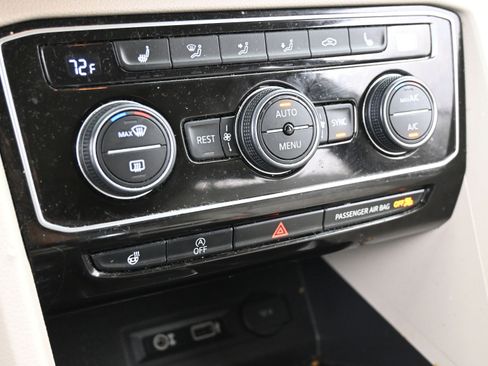 Used 2019 Volkswagen Atlas SEL R-Line FWD image 19