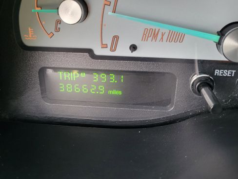 Used 2002 Ford Thunderbird Deluxe image 13