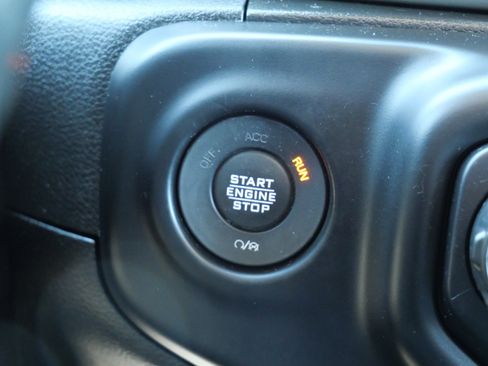 Used 2021 Jeep Gladiator Sport AWD/4WD image 27