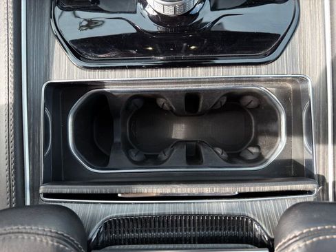 Used 2023 Jeep Wagoneer Series III w/ Flexible Seating Group image 21