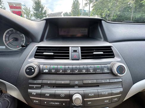 Used 2011 Honda Accord LX-P image 17