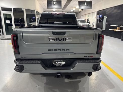 Used 2024 GMC Sierra 2500 AT4 w/ Technology Package image 5