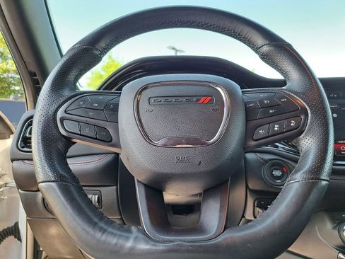 Used 2024 Dodge Durango GT RWD image 9