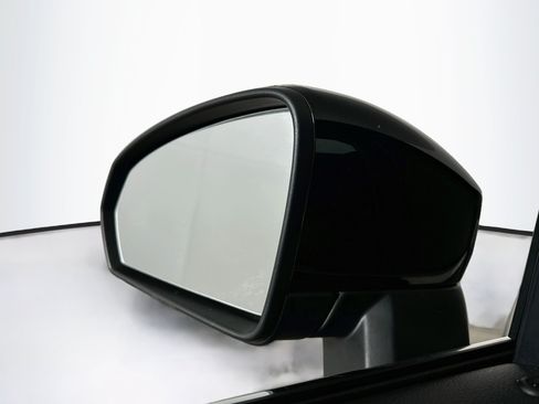Used 2024 Volkswagen Taos SE FWD image 16