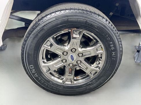 Used 2022 Ford F150 XLT w/ Equipment Group 302A High RWD image 13