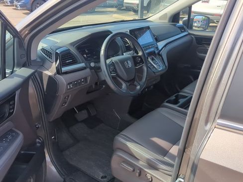 Used 2023 Honda Odyssey Touring image 11