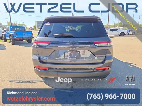 New 2025 Jeep Grand Cherokee Altitude image 6