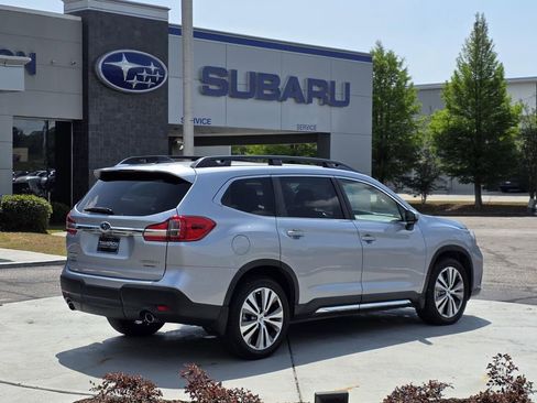 Used 2022 Subaru Ascent Limited w/ Technology Package AWD/4WD image 5
