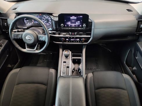 Certified 2024 Nissan Pathfinder SV FWD image 17
