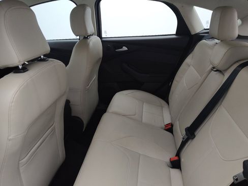 Used 2018 Ford Focus Titanium FWD image 18