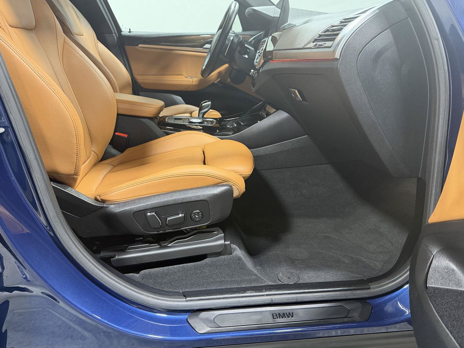 Used 2024 BMW X3 xDrive30i w/ Premium Package AWD/4WD image 7