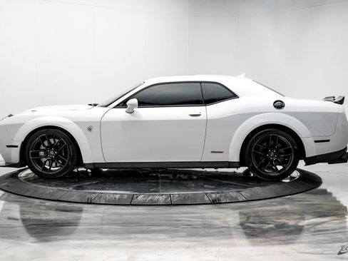 Used 2018 Dodge Challenger SRT Hellcat RWD image 7