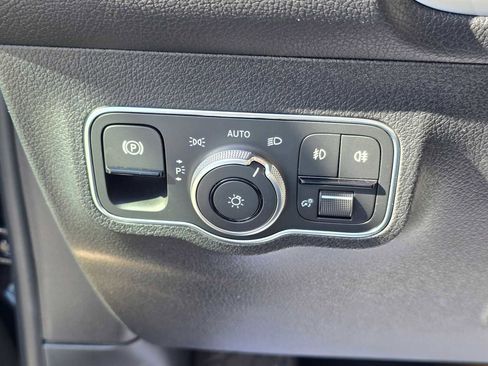 Used 2024 Mercedes-Benz GLB 250 4MATIC image 39