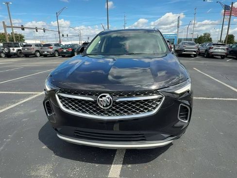 Used 2022 Buick Envision Avenir w/ Technology Package II FWD image 3