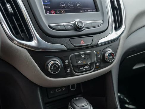 Used 2021 Chevrolet Equinox LT FWD image 20