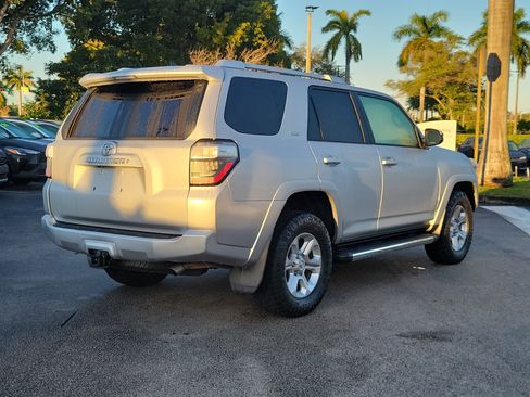 Used 2014 Toyota 4Runner SR5 image 5