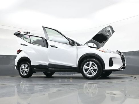 Used 2025 Nissan Kicks Play S image 48