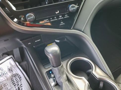 Used 2022 Toyota Camry XSE image 15