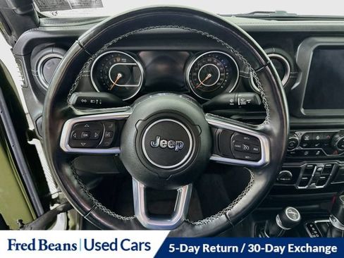 Used 2022 Jeep Gladiator Overland w/ Popular Equipment Package AWD/4WD image 16
